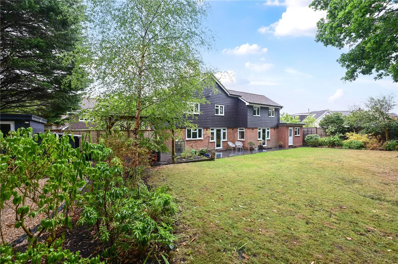 Southby Drive, Fleet, Hampshire, GU51 3BE, photo 14