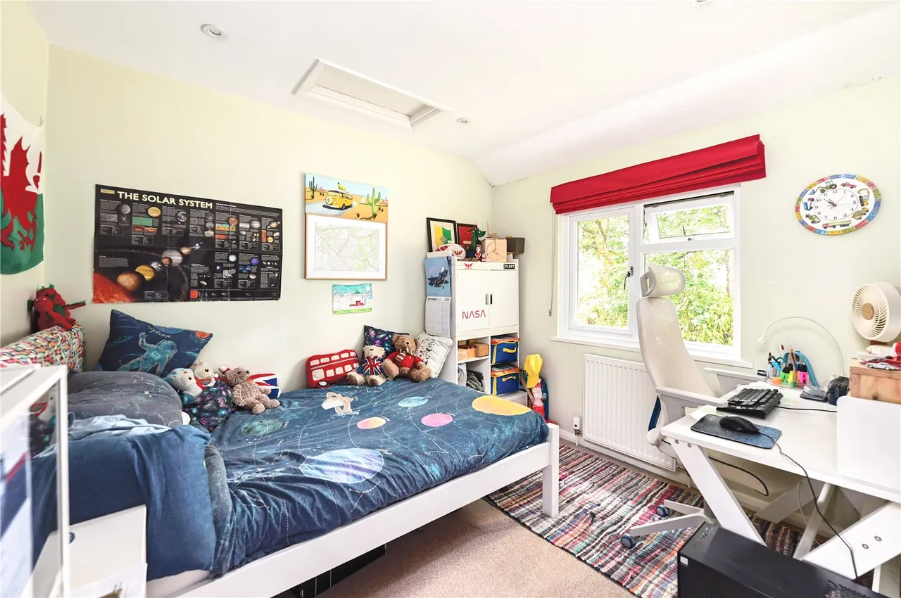 Southby Drive, Fleet, Hampshire, GU51 3BE, photo 9