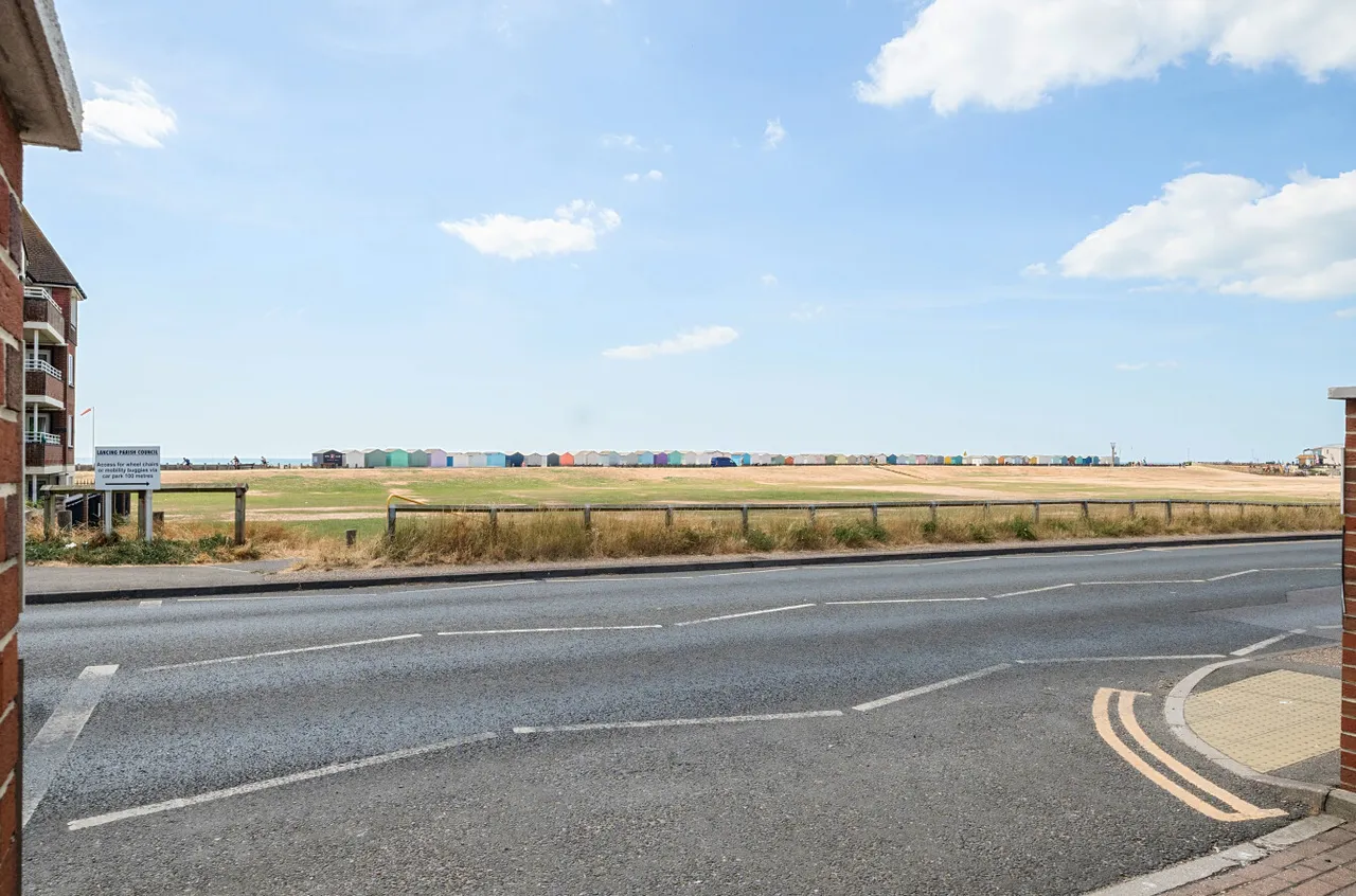 Brighton Road, Lancing, BN15, photo 13
