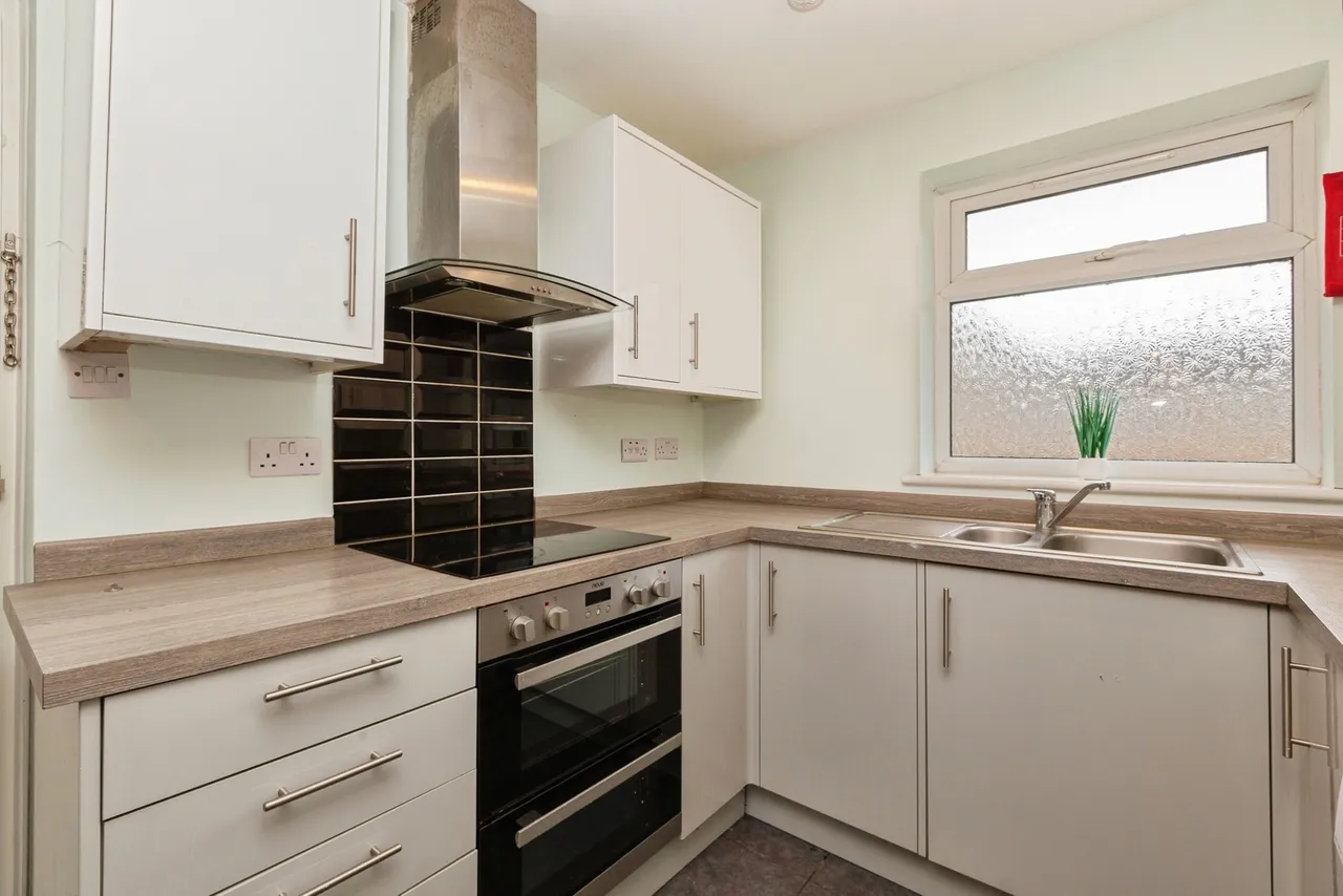 Lavric Road, Aylesbury, Buckinghamshire, HP21, photo 3