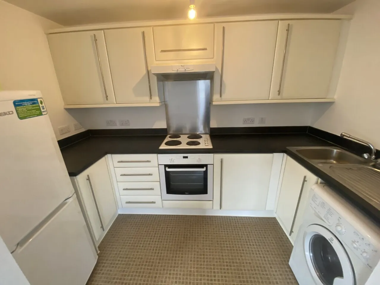 Alexander Court, SO50, photo 2