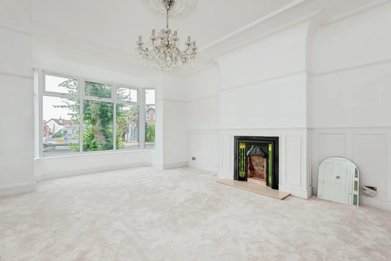 Menlove Avenue, Liverpool, L18, photo 8