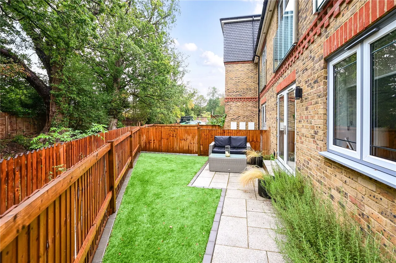 Fairway Heights, Minley Road, Fleet, Hampshire, GU51 2RB, photo 4