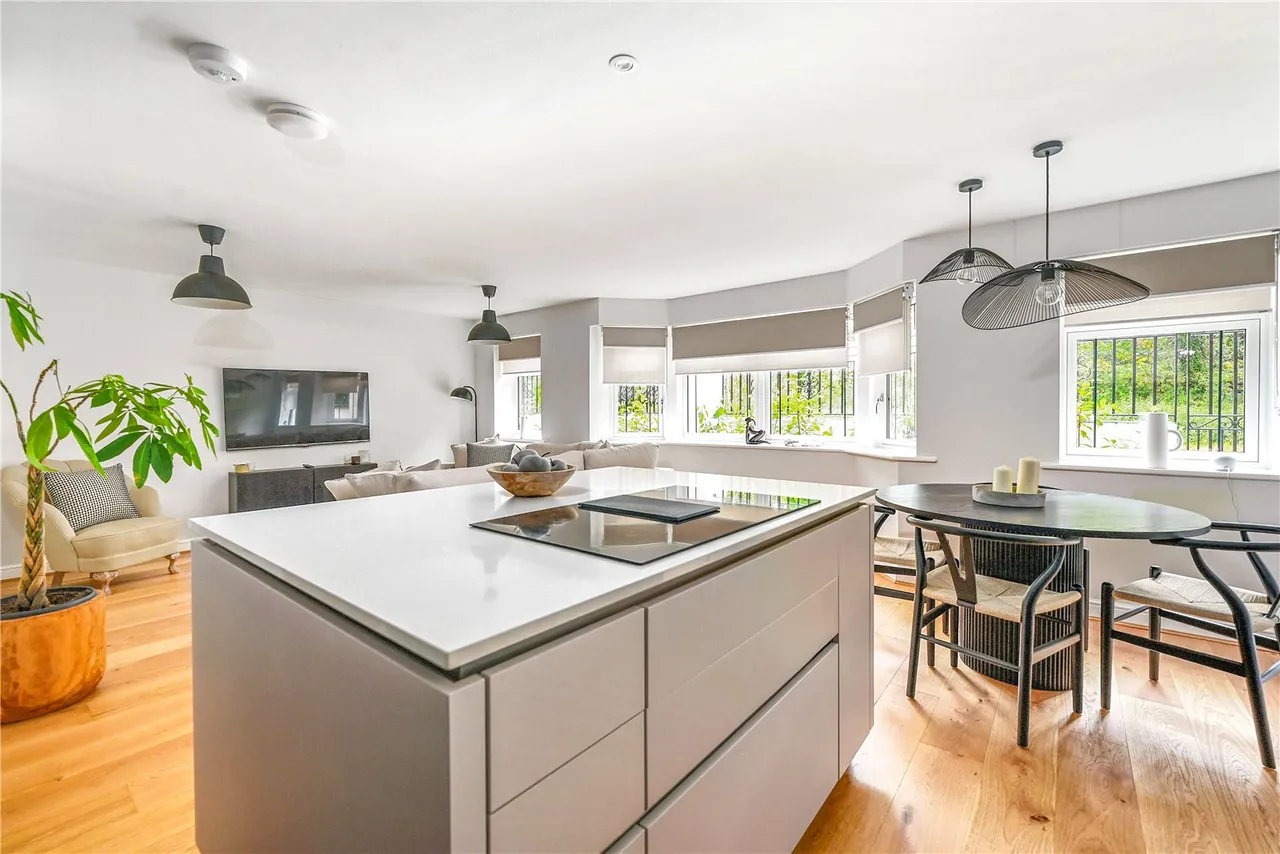 Fairway Heights, Minley Road, Fleet, Hampshire, GU51 2RB, photo 2