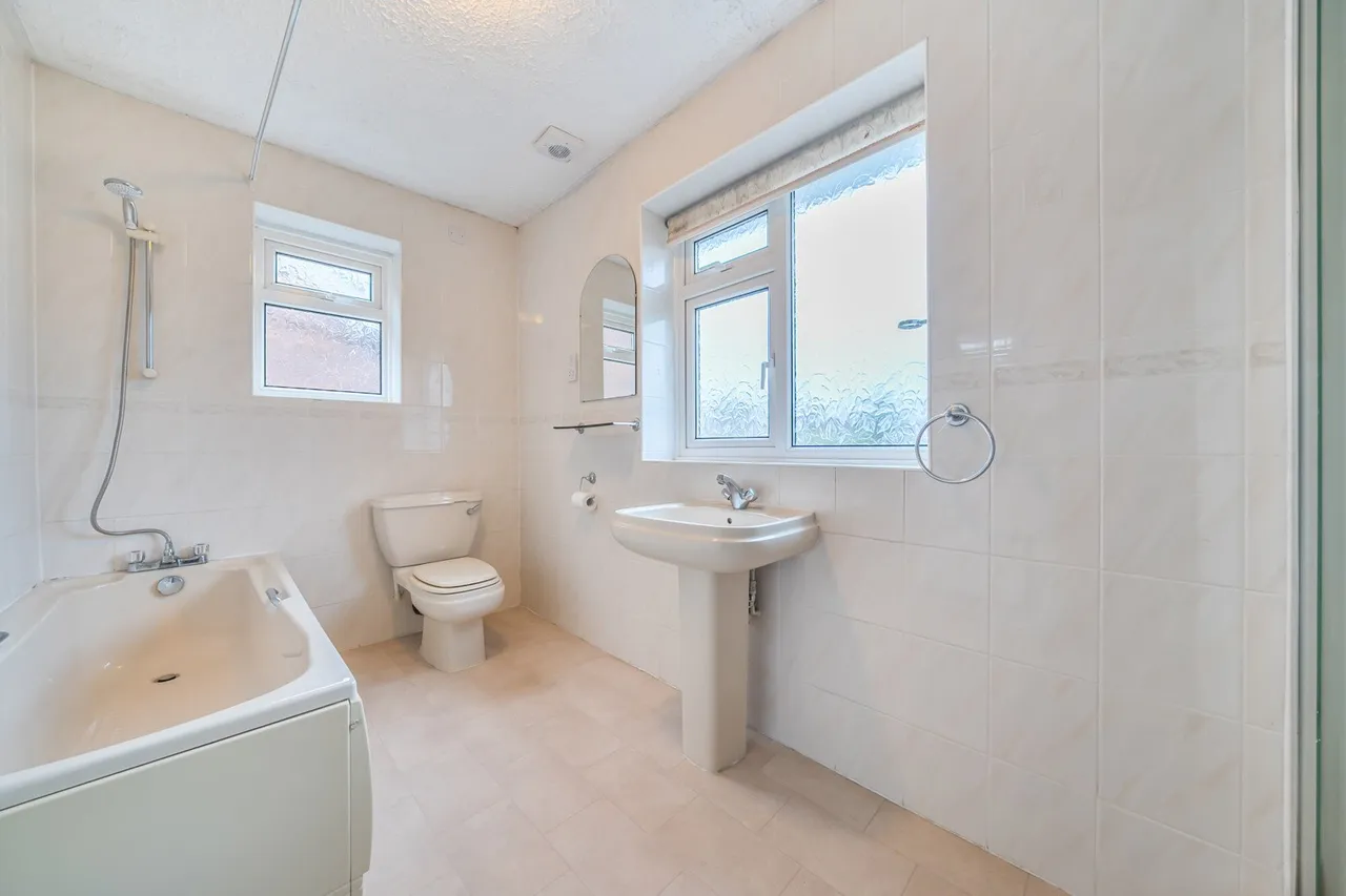 Highwood Drive, BR6, photo 6