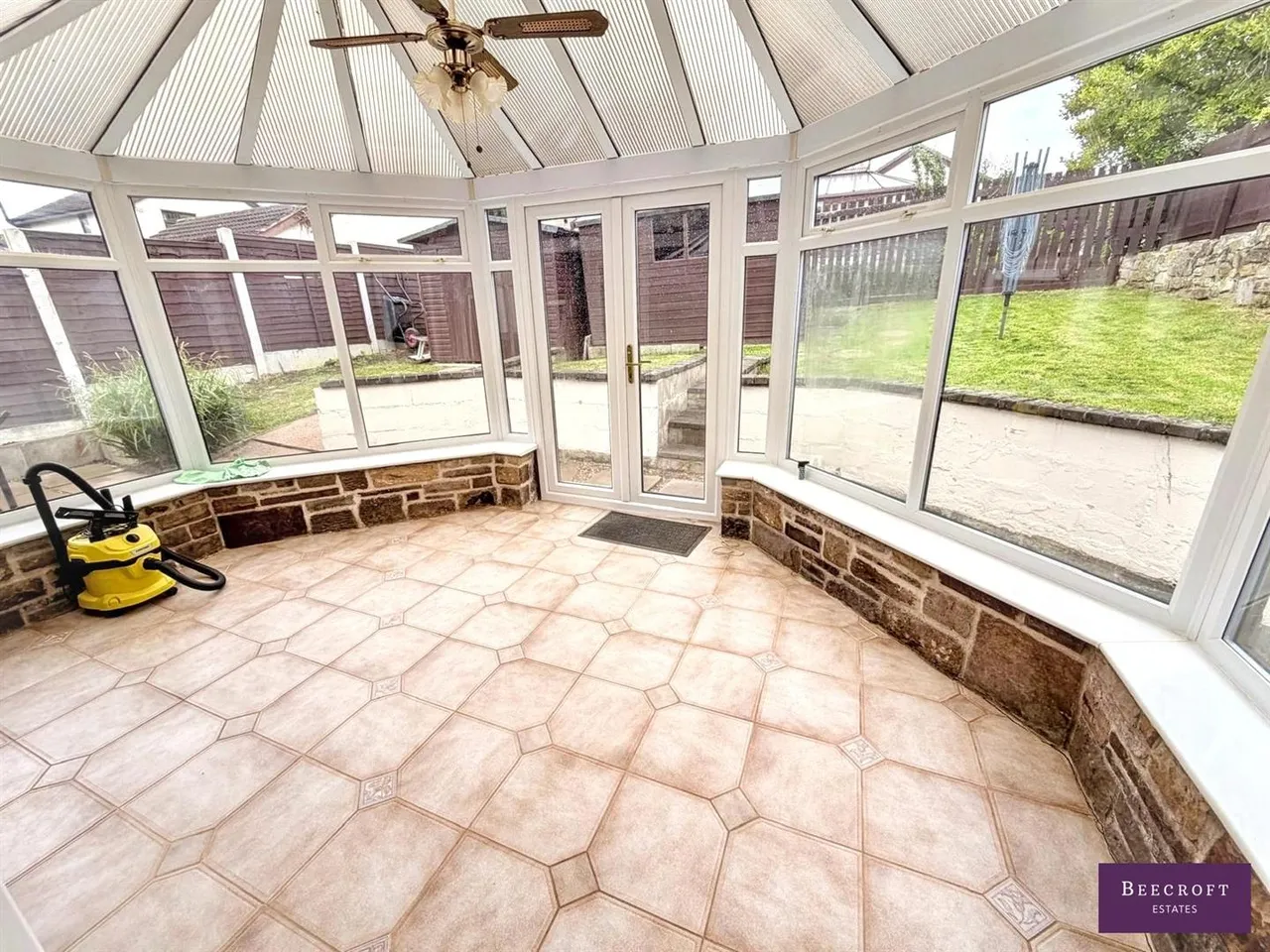 Meadowfield Drive, Hoyland, photo 3