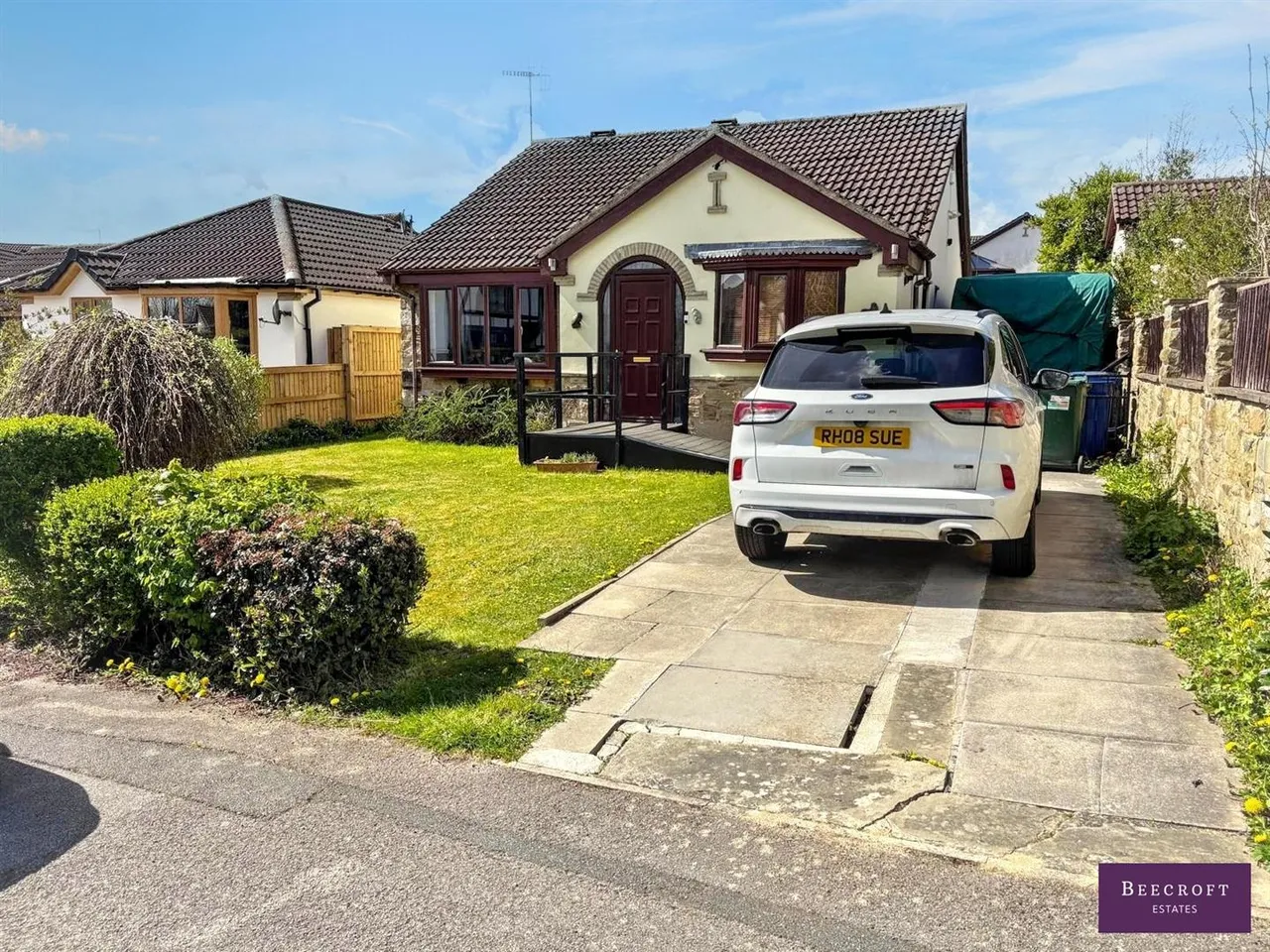 3 bed house for sale, Meadowfield Drive, Hoyland