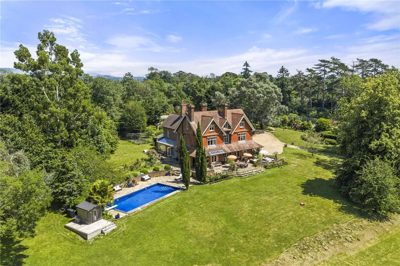 10 bed house for sale — Barrihurst, Cranleigh, Surrey, GU6 8LQ