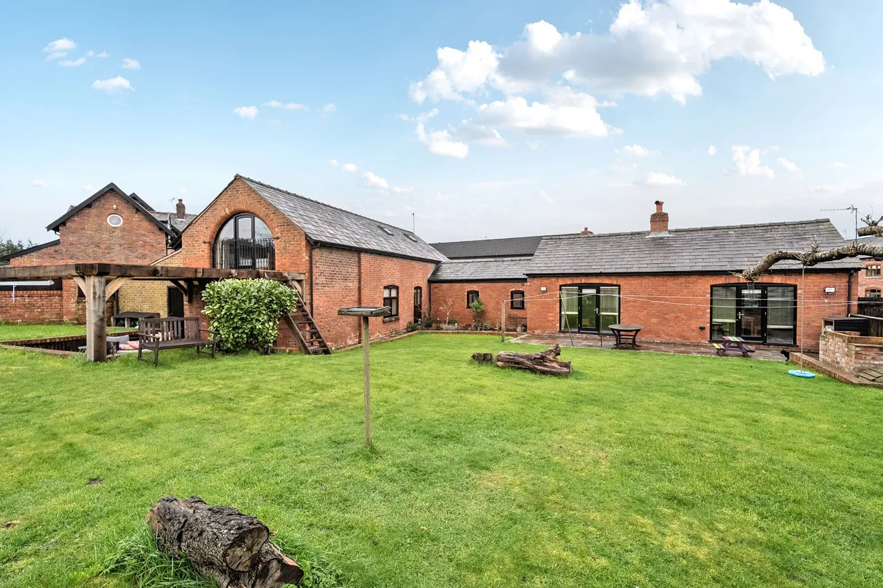 4 bed house for sale — Middlefield Farm Hall Lane, Bold, St. Helens, St. Helens, WA9 4SN