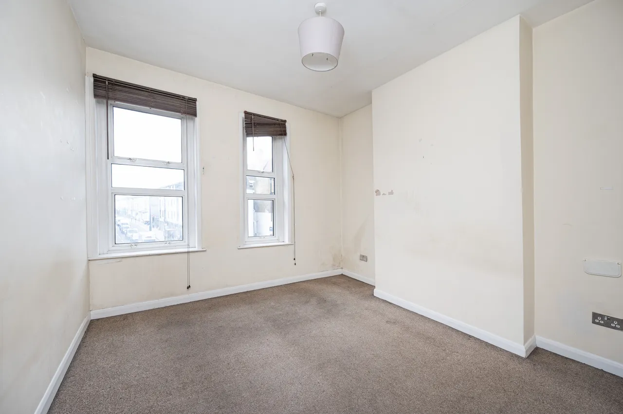 2 bed flat for sale — Flat 2, 326 Mare Street, London
