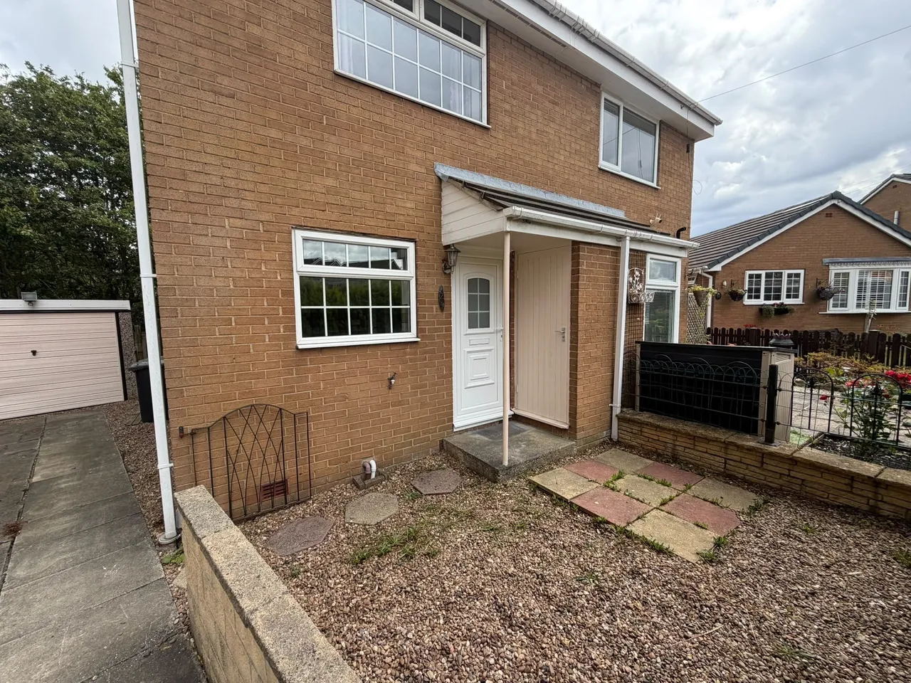 Woodlands Close, HUDDERSFIELD, photo 9