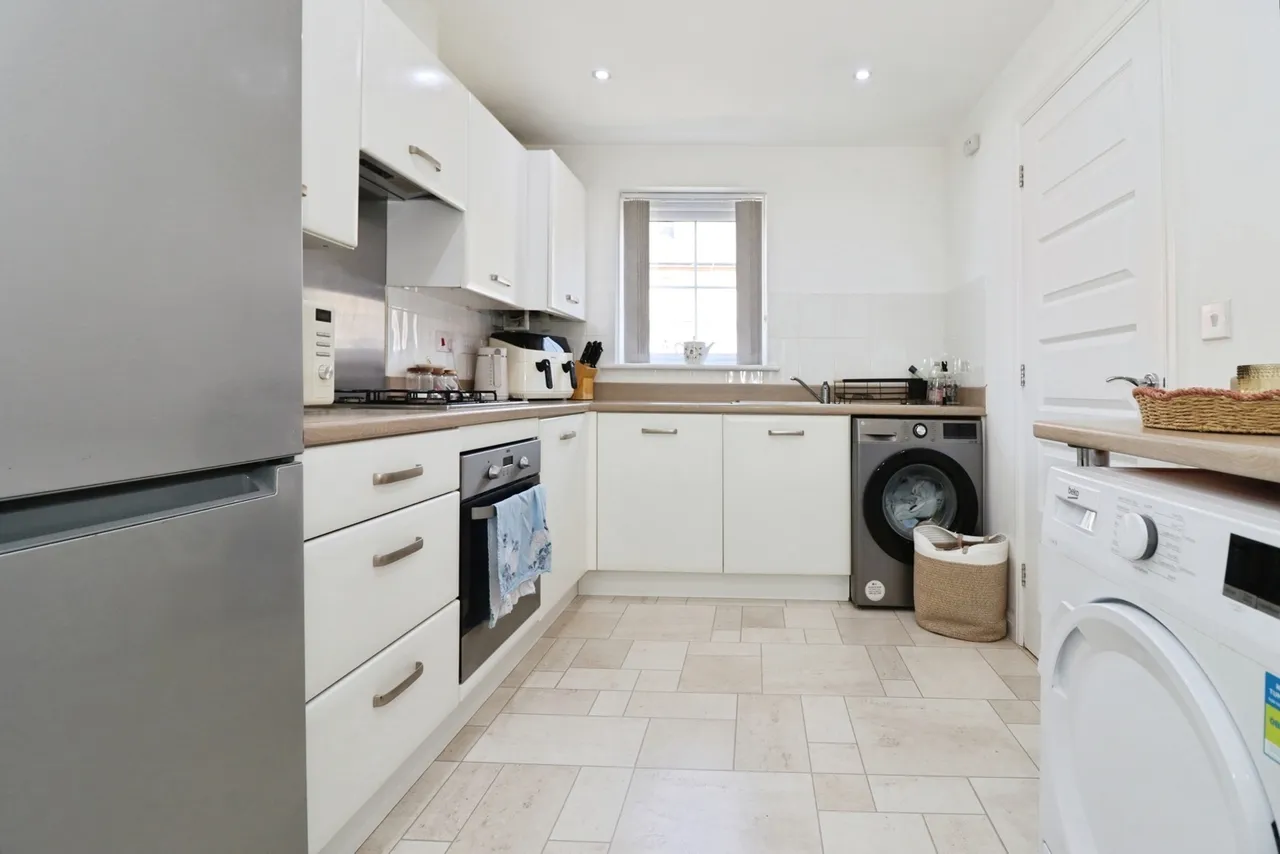 Clayhill Drive, Yate, Bristol, Gloucestershire, BS37, photo 4