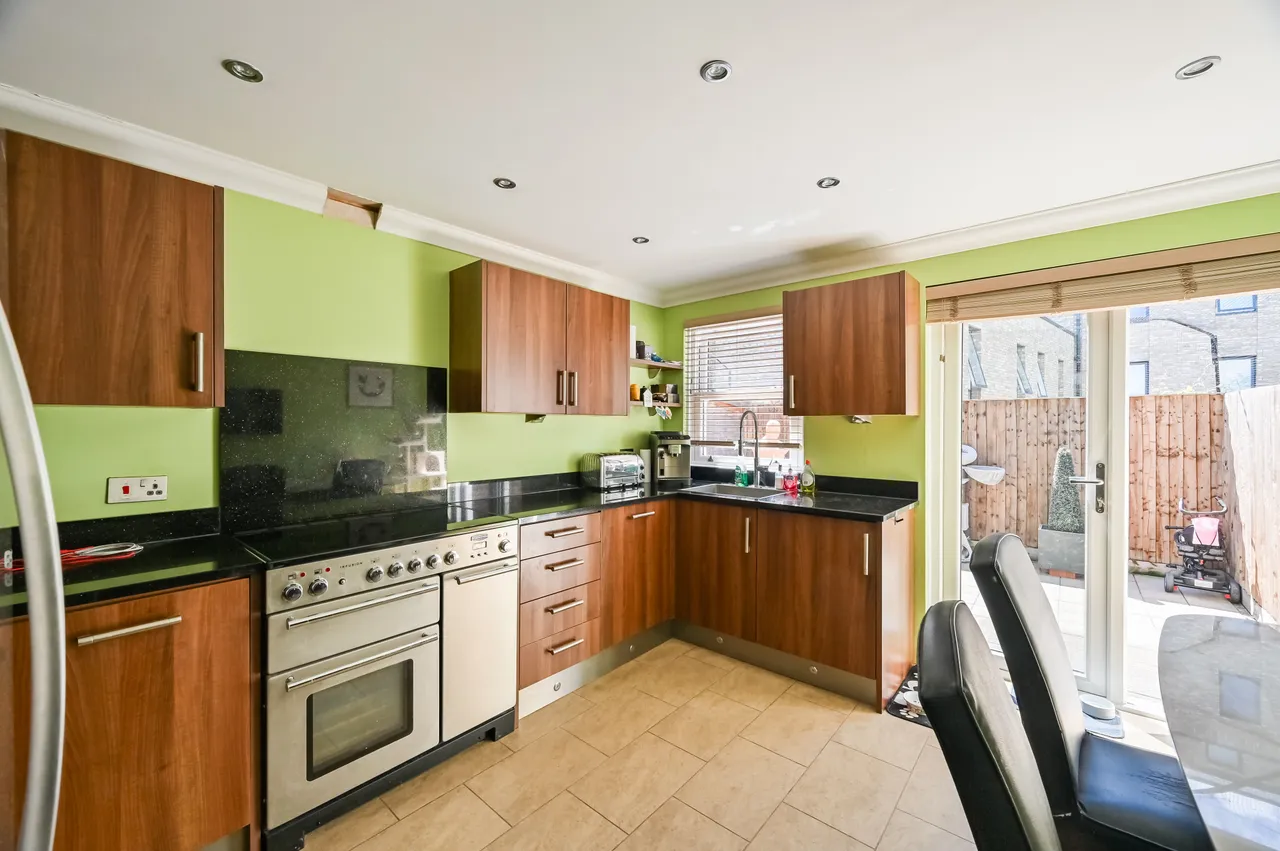 16 Lockesfield Place, London, photo 7