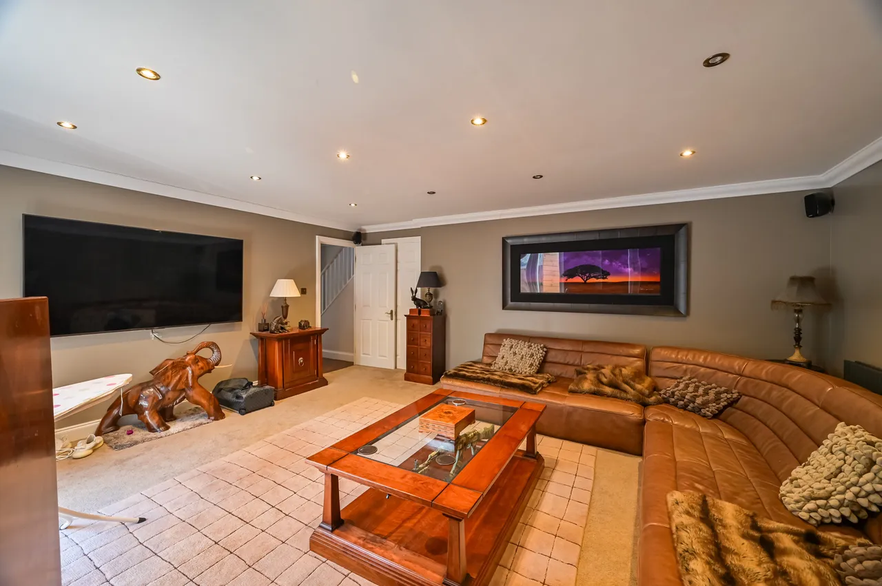 16 Lockesfield Place, London, photo 2