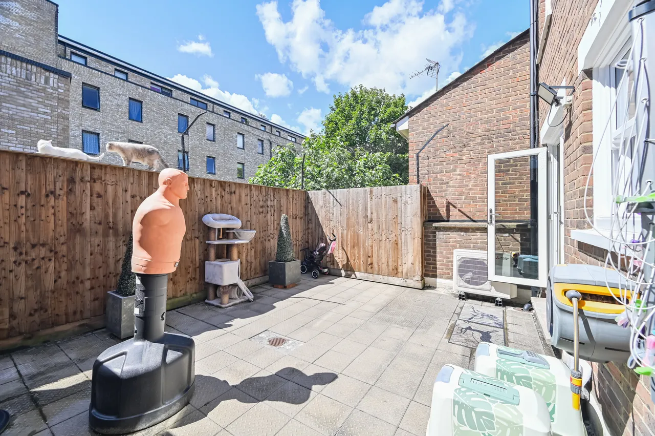 16 Lockesfield Place, London, photo 5