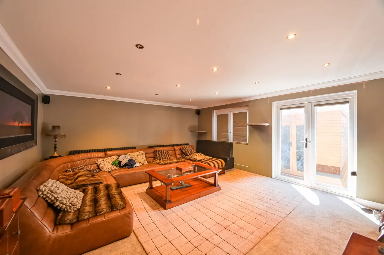 16 Lockesfield Place, London, photo 4