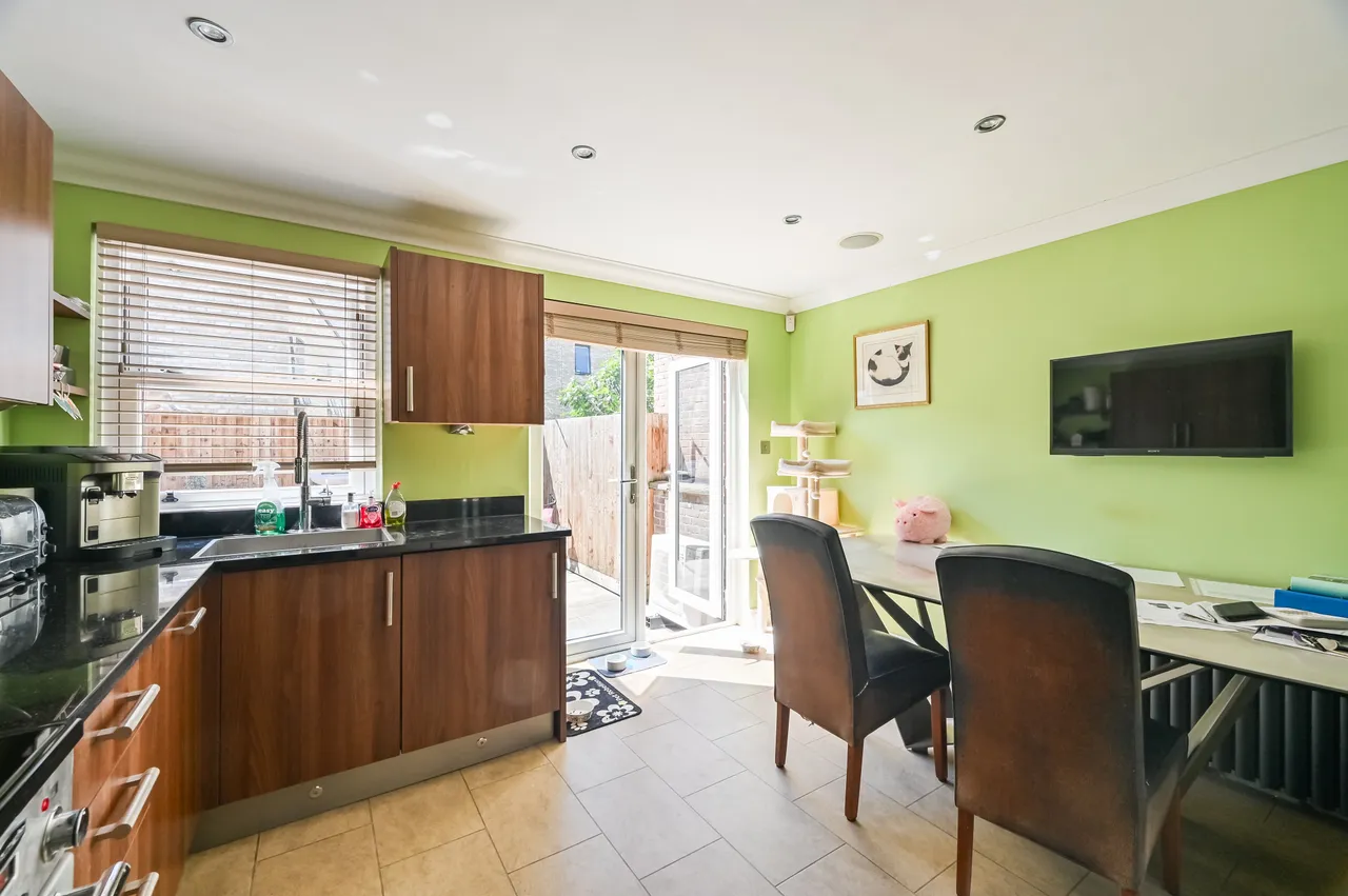 16 Lockesfield Place, London, photo 6