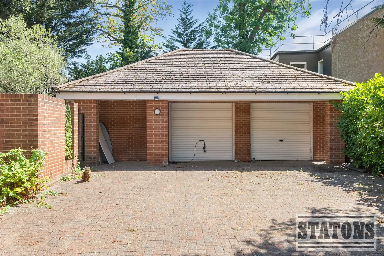 Heath Road, Potters Bar, Hertfordshire, EN6 1LW, photo 23