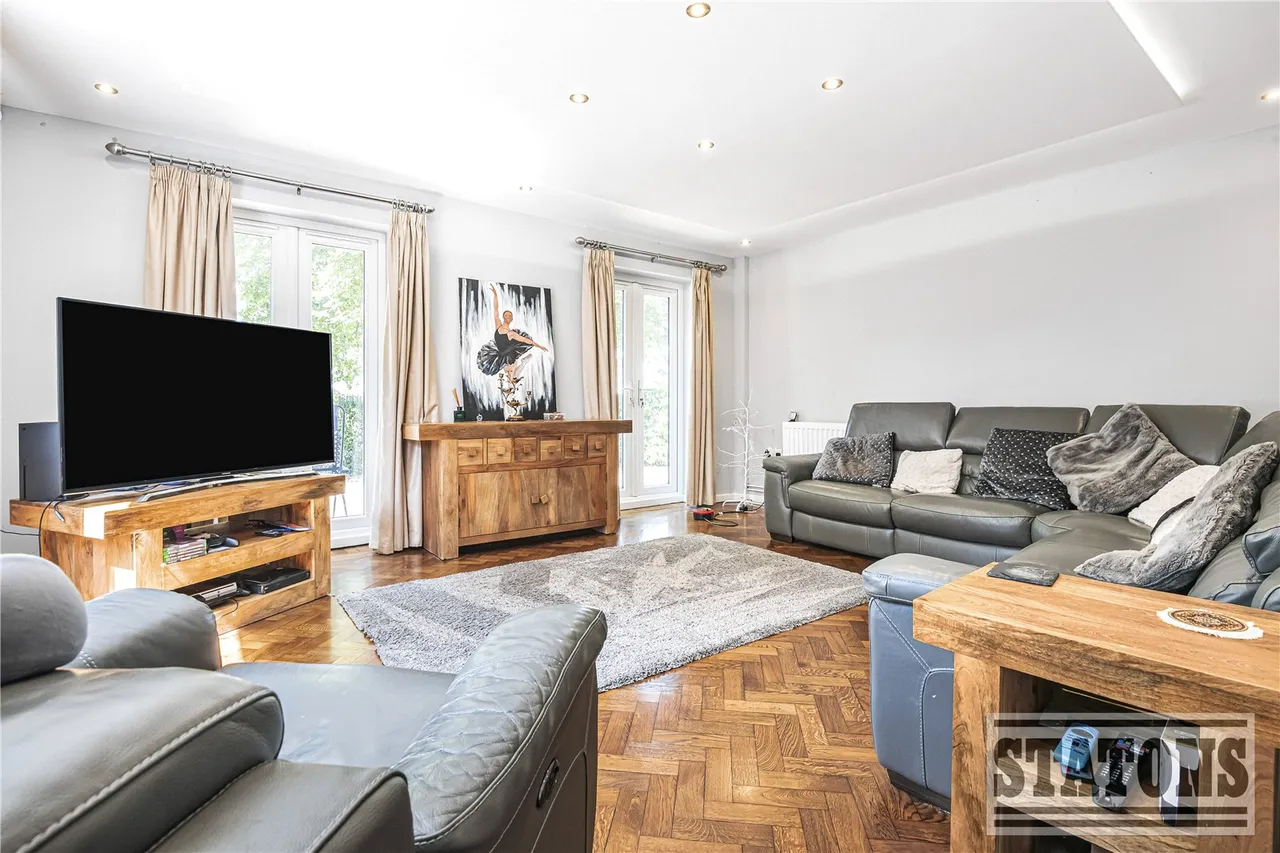 Heath Road, Potters Bar, Hertfordshire, EN6 1LW, photo 5