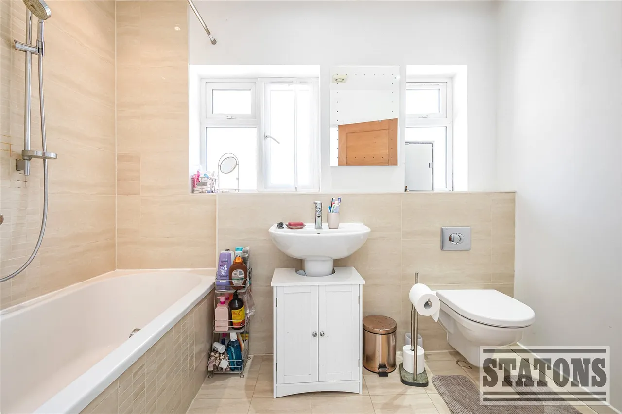 Heath Road, Potters Bar, Hertfordshire, EN6 1LW, photo 19
