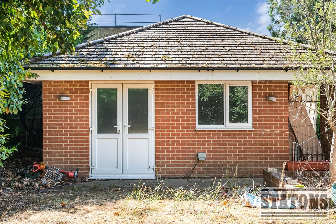 Heath Road, Potters Bar, Hertfordshire, EN6 1LW, photo 22