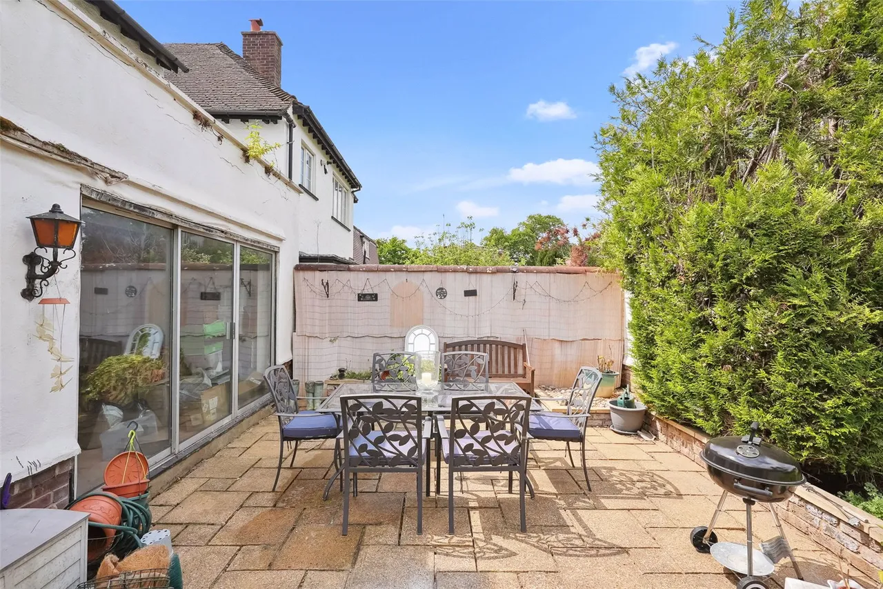 Courtlands Avenue, Hampton, TW12 3NT, photo 8