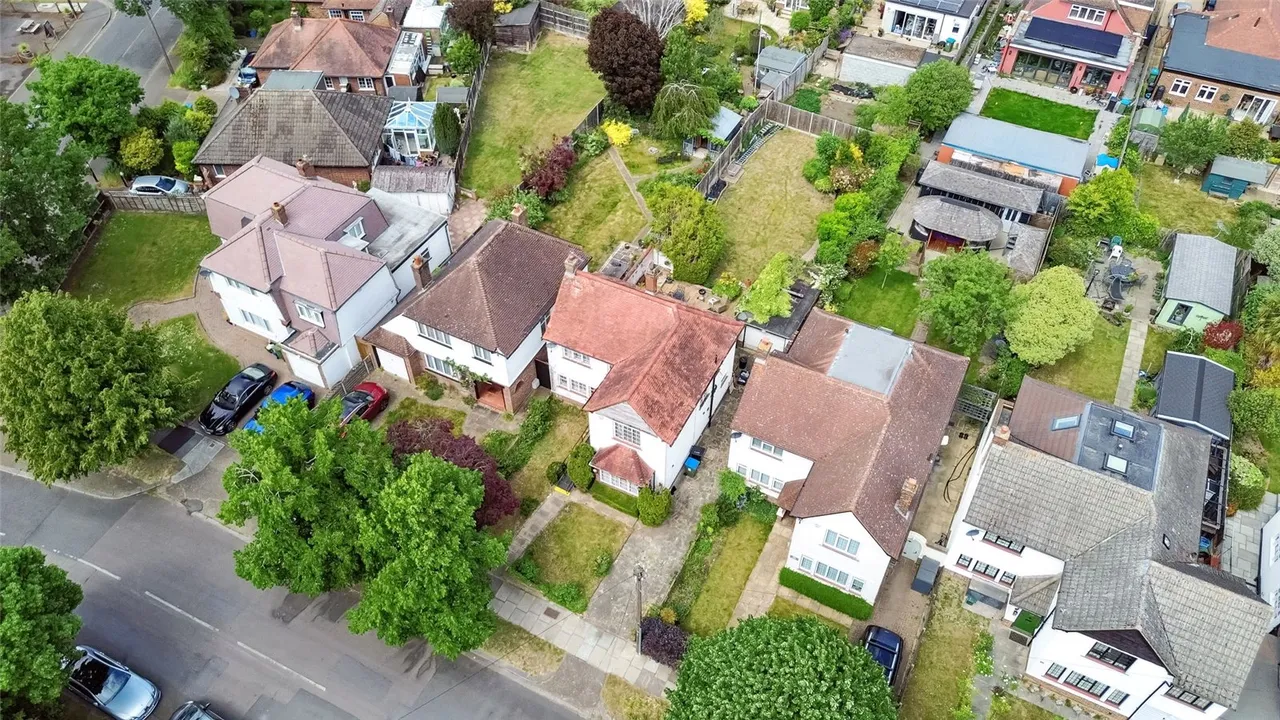 Courtlands Avenue, Hampton, TW12 3NT, photo 10