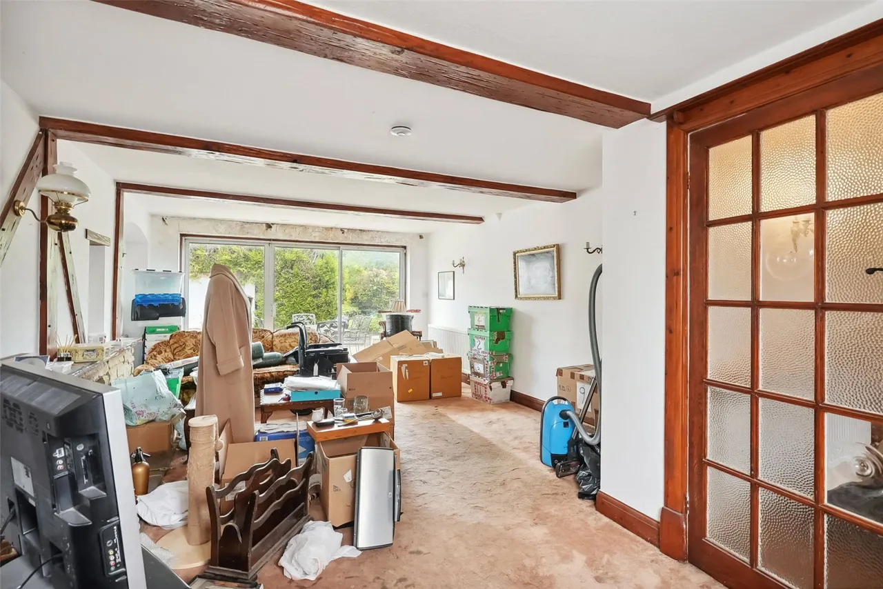 Courtlands Avenue, Hampton, TW12 3NT, photo 6