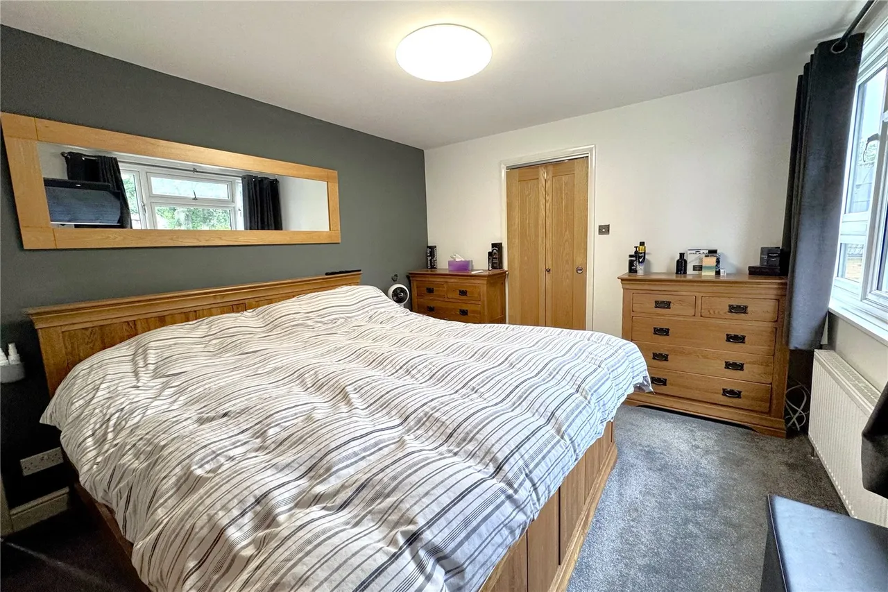 Harvey Road, Farnborough, Hampshire, GU14 9TW, photo 5