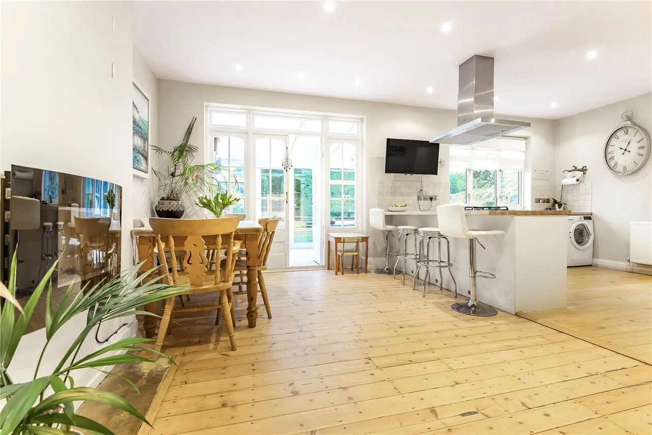 Blandford Avenue, Whitton, Twickenham, London, TW2 6HS, photo 4