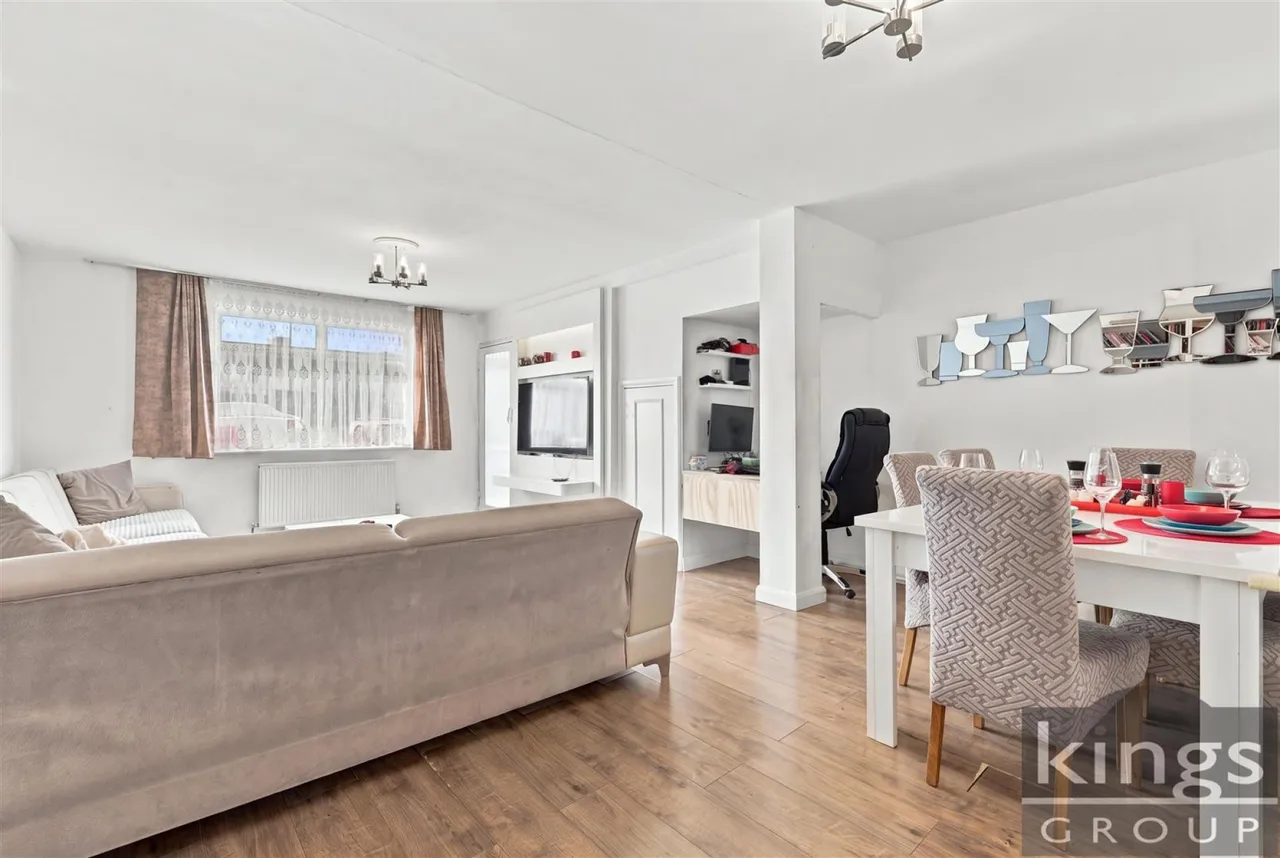 Ashdown Road, Enfield, photo 6