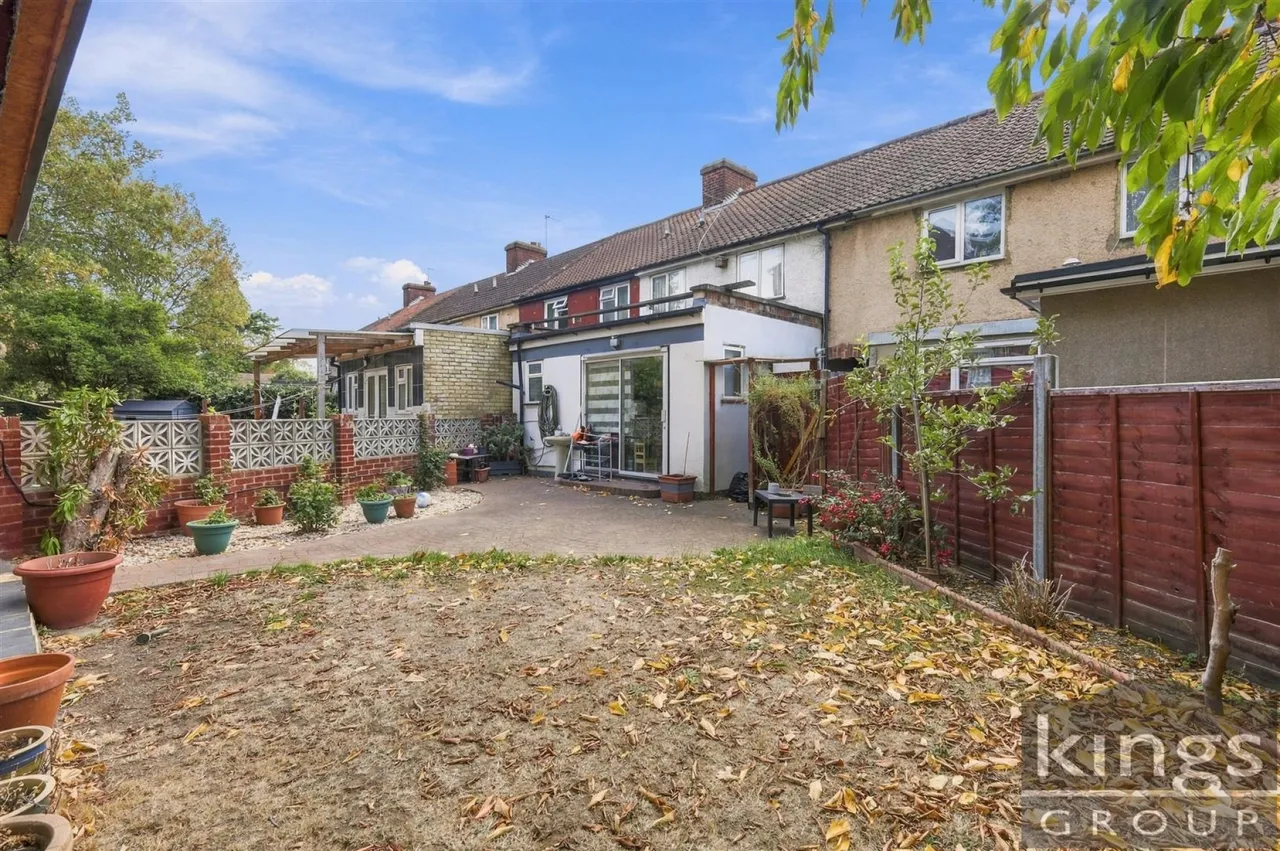 Ashdown Road, Enfield, photo 4