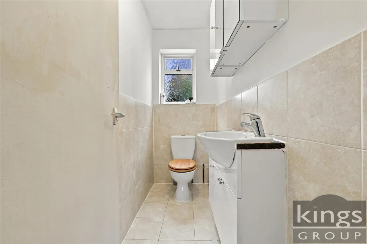 Ashdown Road, Enfield, photo 8