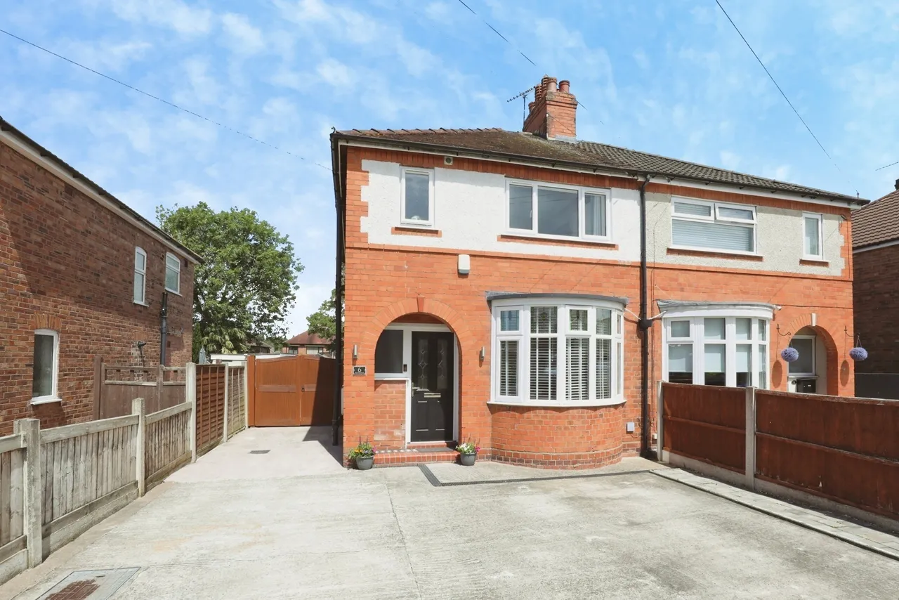 3 bed house for sale — Walford Avenue, Crewe, Cheshire, CW2