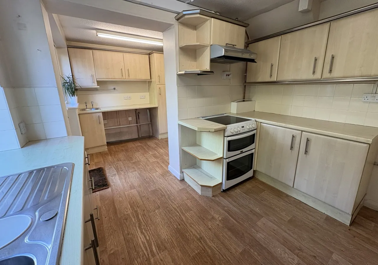 Hawthorn Road, Bishopsmead, photo 6
