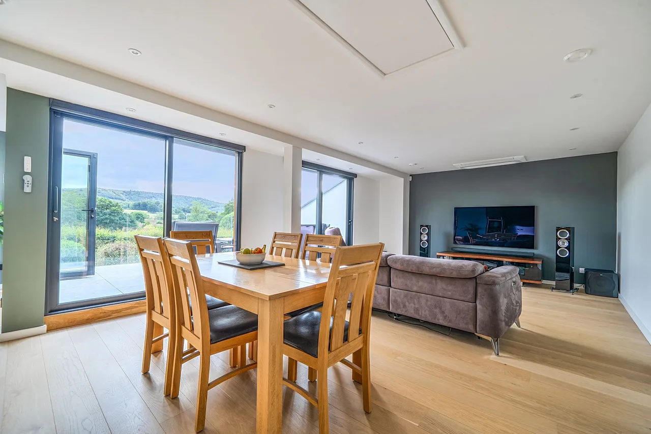 Chantry Close, Storrington, RH20, photo 11