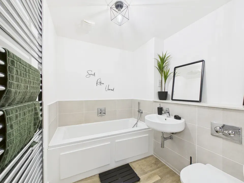 Parsonage Road, Horsham, photo 7