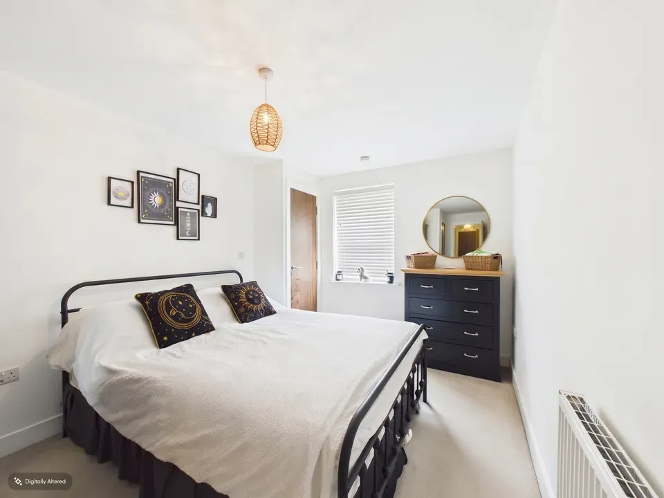 Parsonage Road, Horsham, photo 5