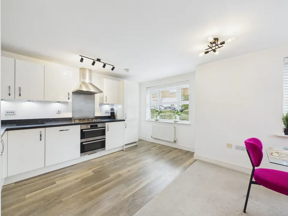 Parsonage Road, Horsham, photo 9