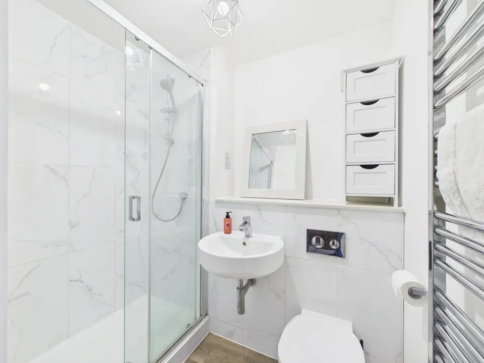 Parsonage Road, Horsham, photo 8