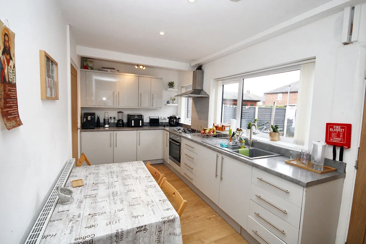 Higham Avenue, Warrington, Warrington, WA5 0HF, photo 2