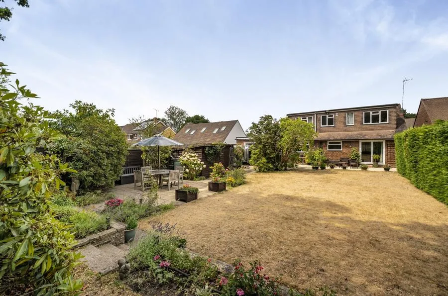 Briarwood Road, Woking, GU21, photo 16