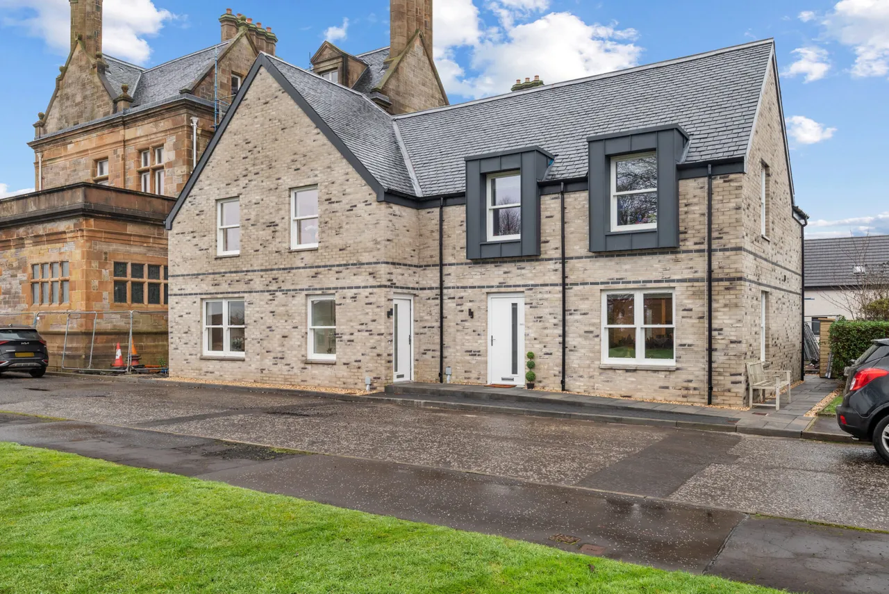 3 bed house for sale — The Mews, Cairndhu House & Estate, Helensburgh, G84 8PL