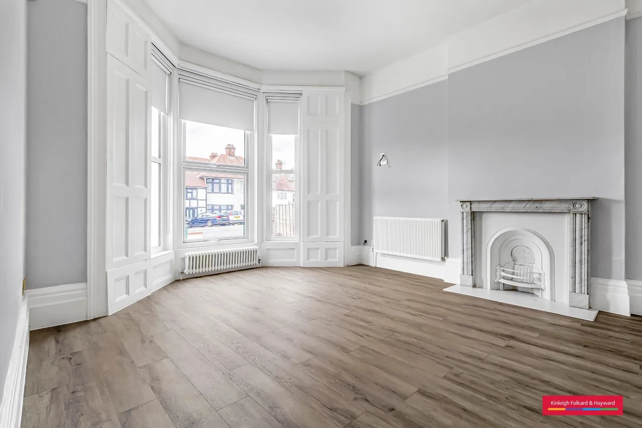 2 bed flat to rent — Nether Street, Finchley, London, N12