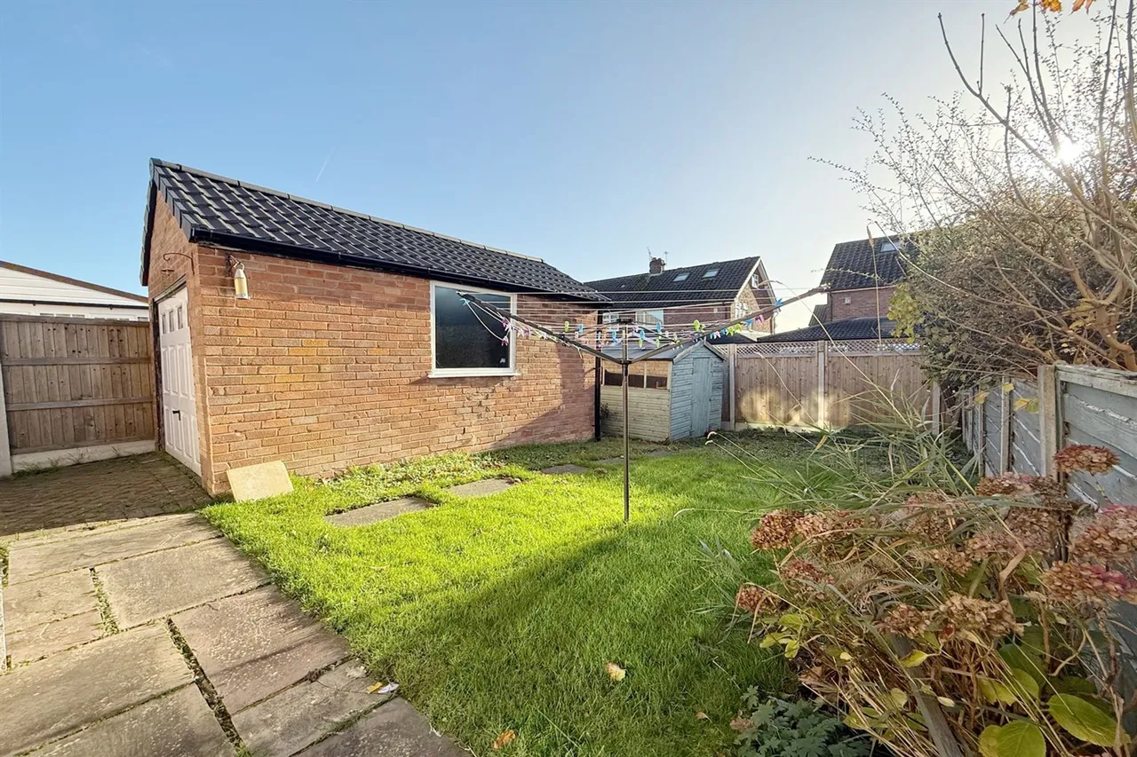 Ashley Drive, Stockport, photo 15