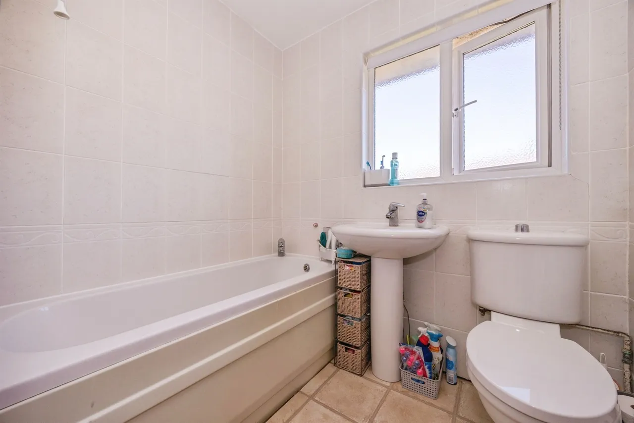 Bitterne Close, Havant, PO9, photo 16