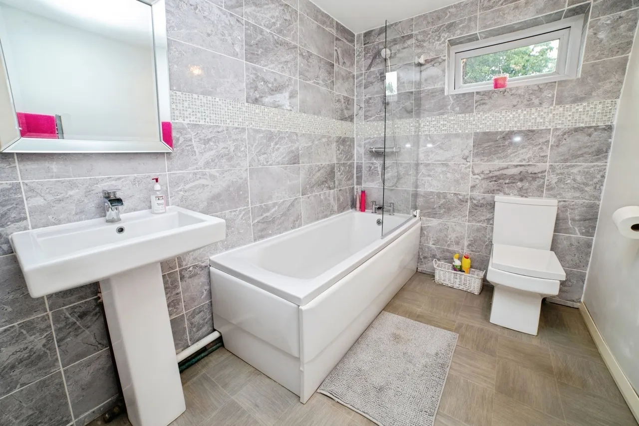 Alfreton Road, SUTTON-IN-ASHFIELD, Nottinghamshire, NG17, photo 15