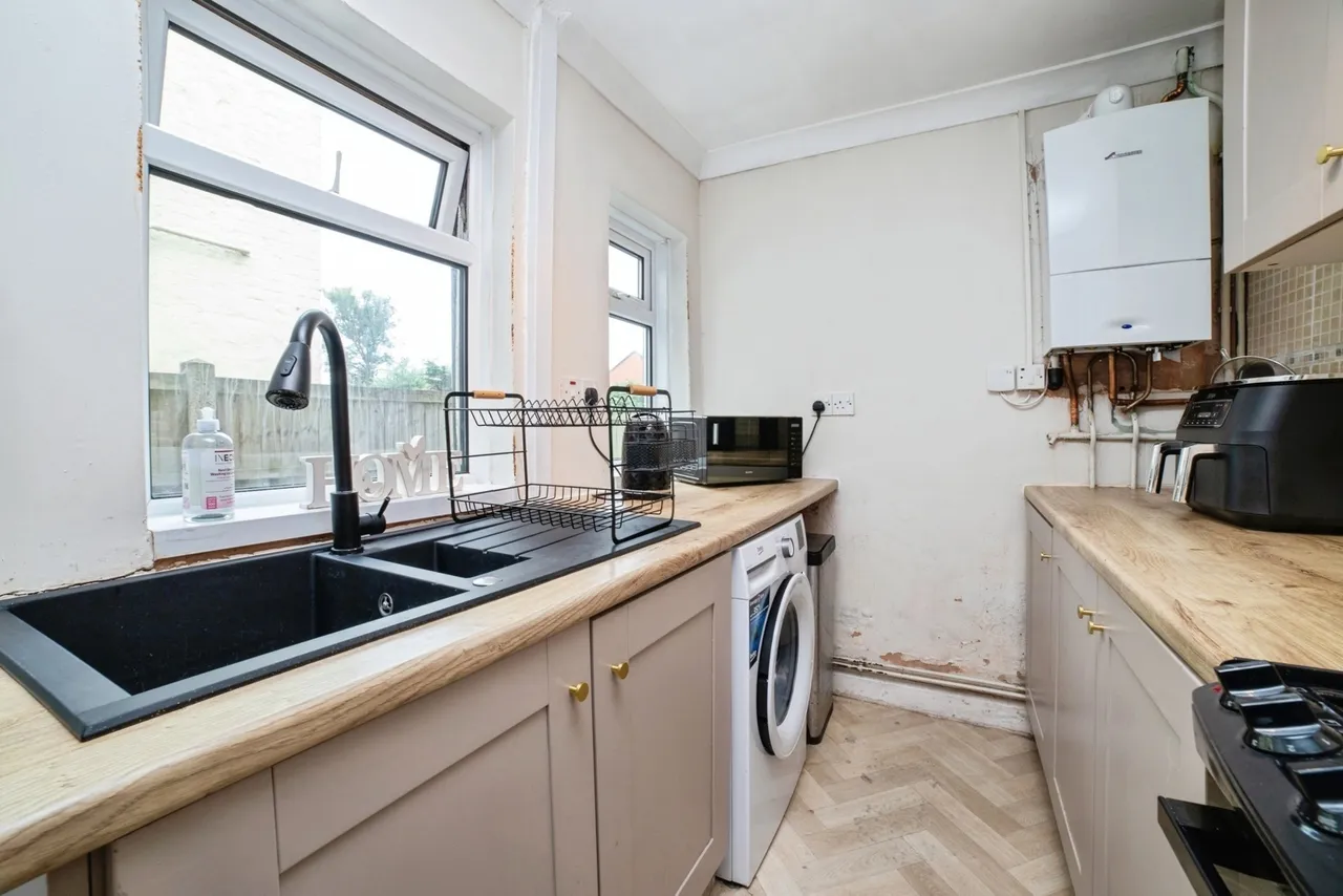 Alfreton Road, SUTTON-IN-ASHFIELD, Nottinghamshire, NG17, photo 8