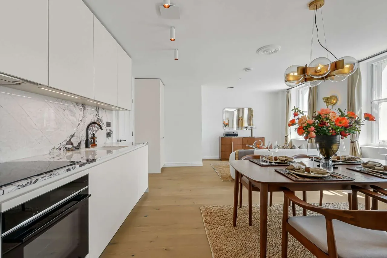 No. 18 Porchester Gardens, Bayswater, London, W2 4DF, photo 6