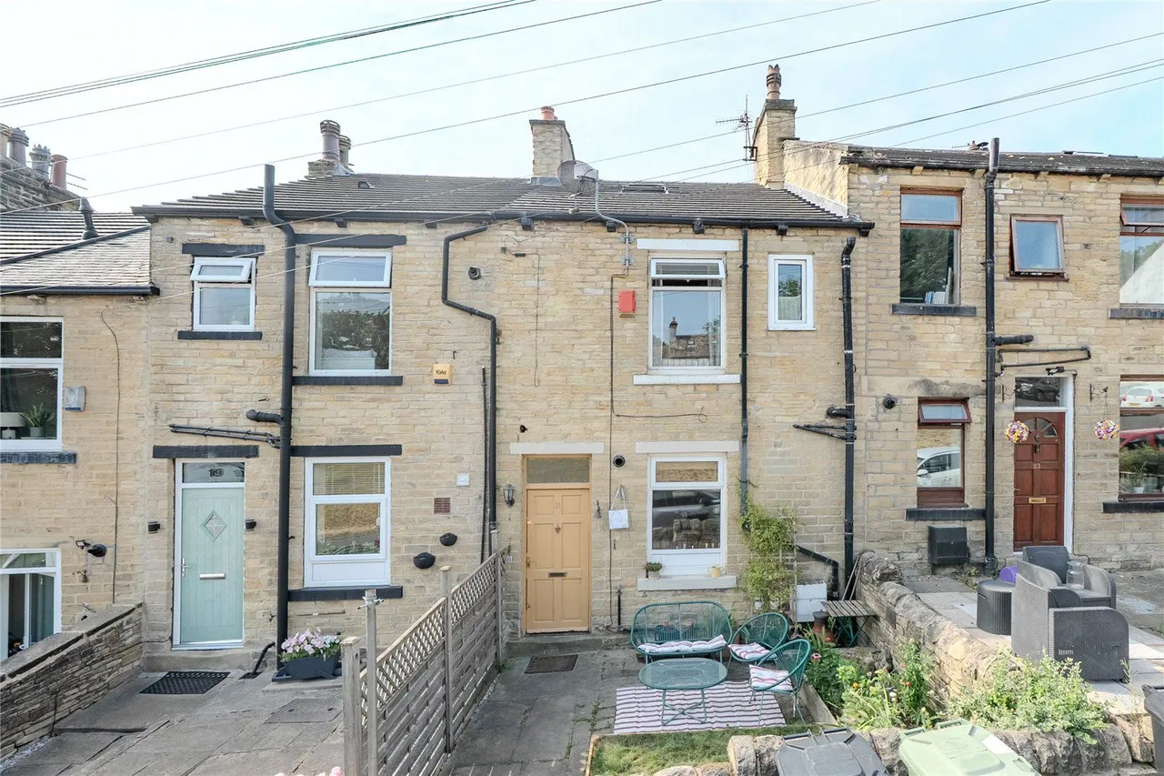 Low Bank Street, Farsley, LS28, photo 11